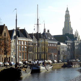 http://www.collagefoto.nl/image/collagefotos/Nummers%20en%20namen/106-%20Groningen,%20toren%20Der%20Aa-kerk.jpg